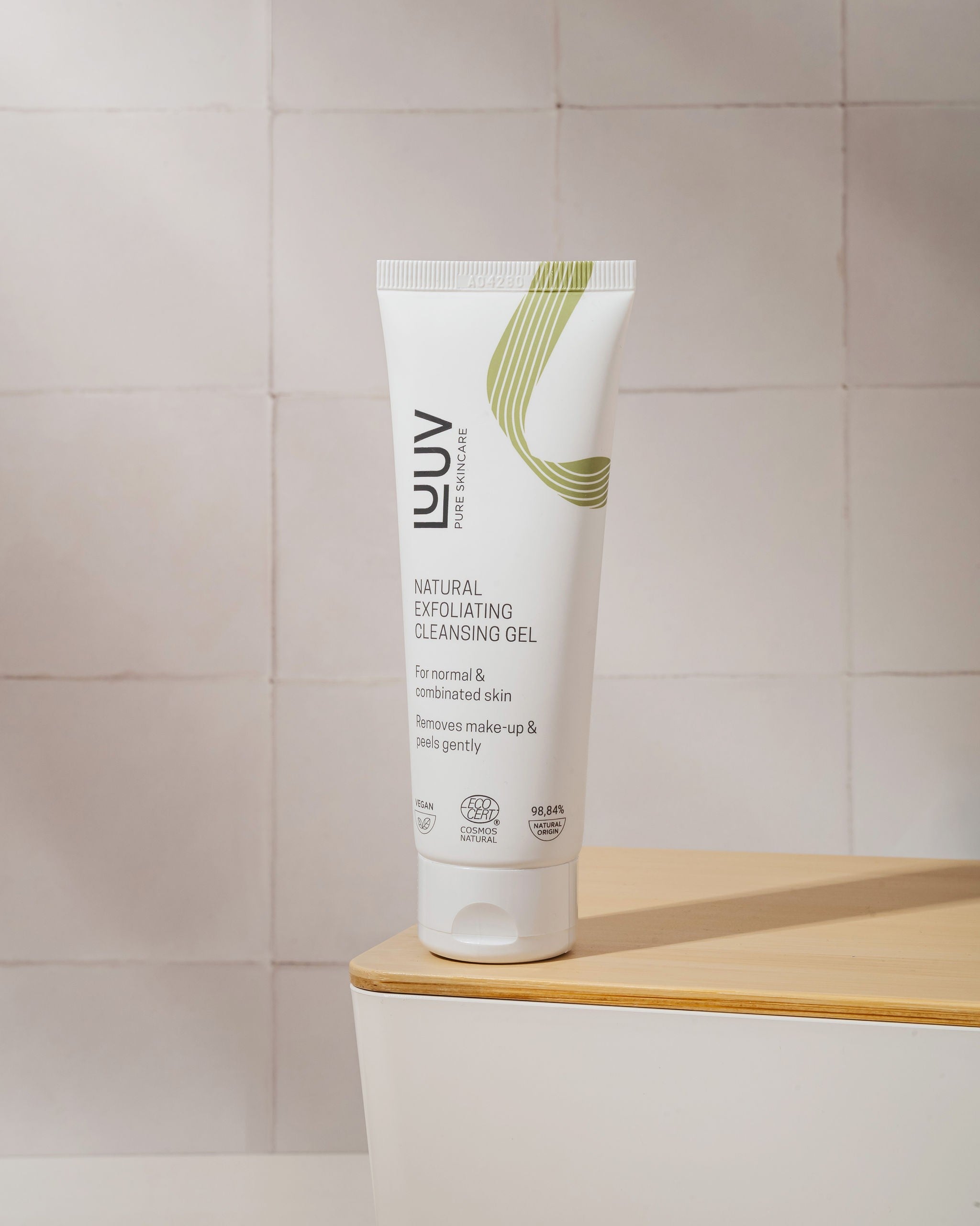 Natural Exfoliating Cleansing Gel with Bamboo, 75ml